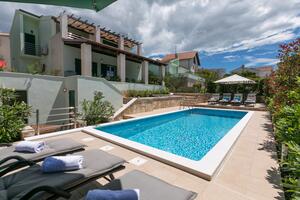 Дом для семьи с бассейном у моря Ражань - Ražanj, Рогозница - Rogoznica - 13738