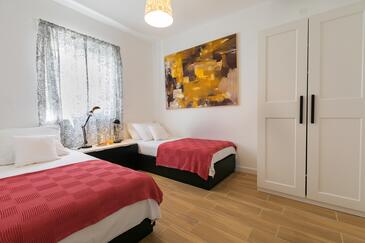 Seaside family friendly house with a swimming pool Ražanj, Rogoznica - 13738