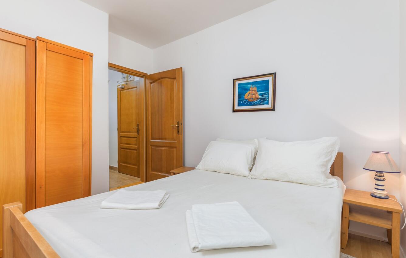 A-13742-a - Private accommodation - Apartments and rooms with parking space Fažana