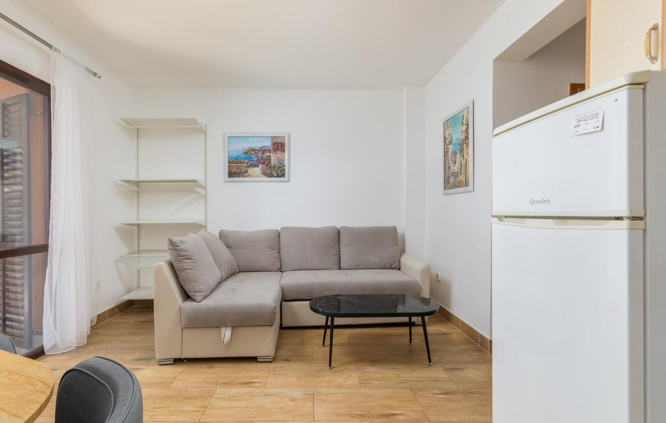 A-13742-a - Private accommodation - Apartments and rooms with parking space Fažana