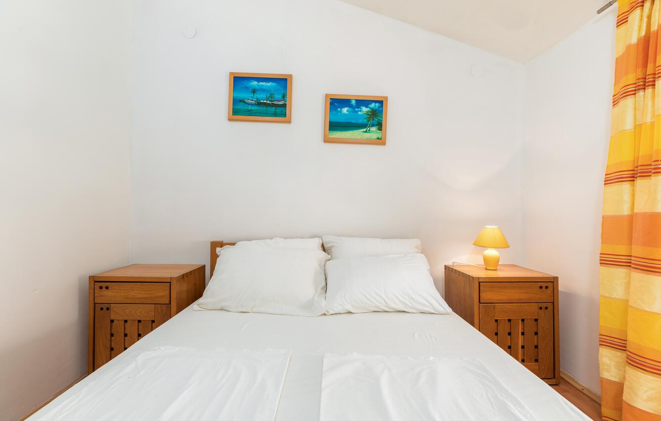 A-13742-b - Private accommodation - Apartments and rooms with parking space Fažana
