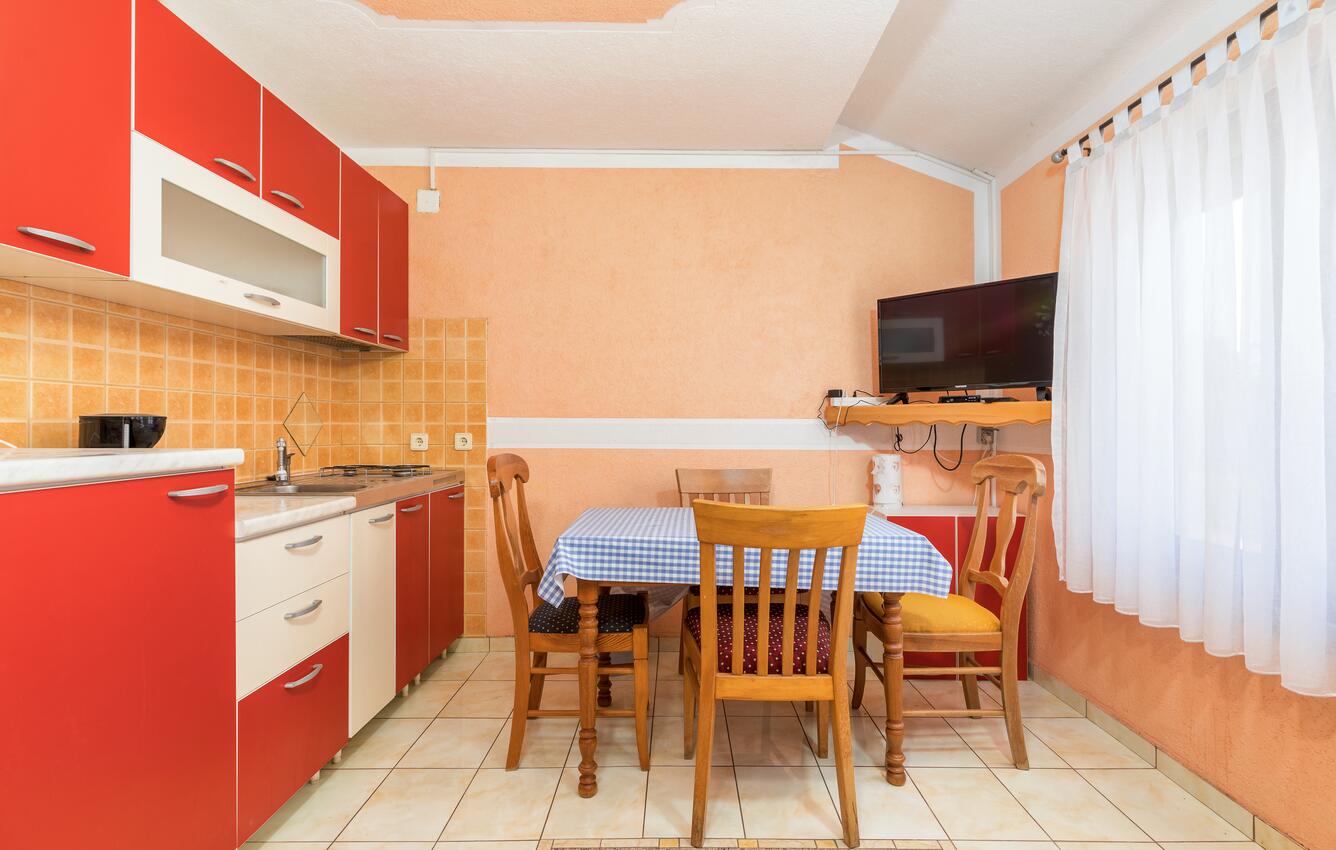 A-13742-b - Private accommodation - Apartments and rooms with parking space Fažana