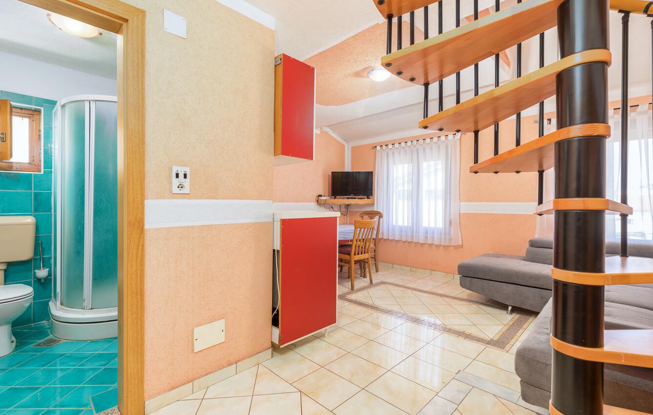 A-13742-b - Private accommodation - Apartments and rooms with parking space Fažana