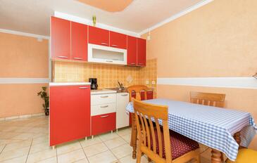 Apartamente şi camere cu parcare Fazana - 13742