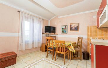 Appartements et chambres avec parking Fazana - 13742