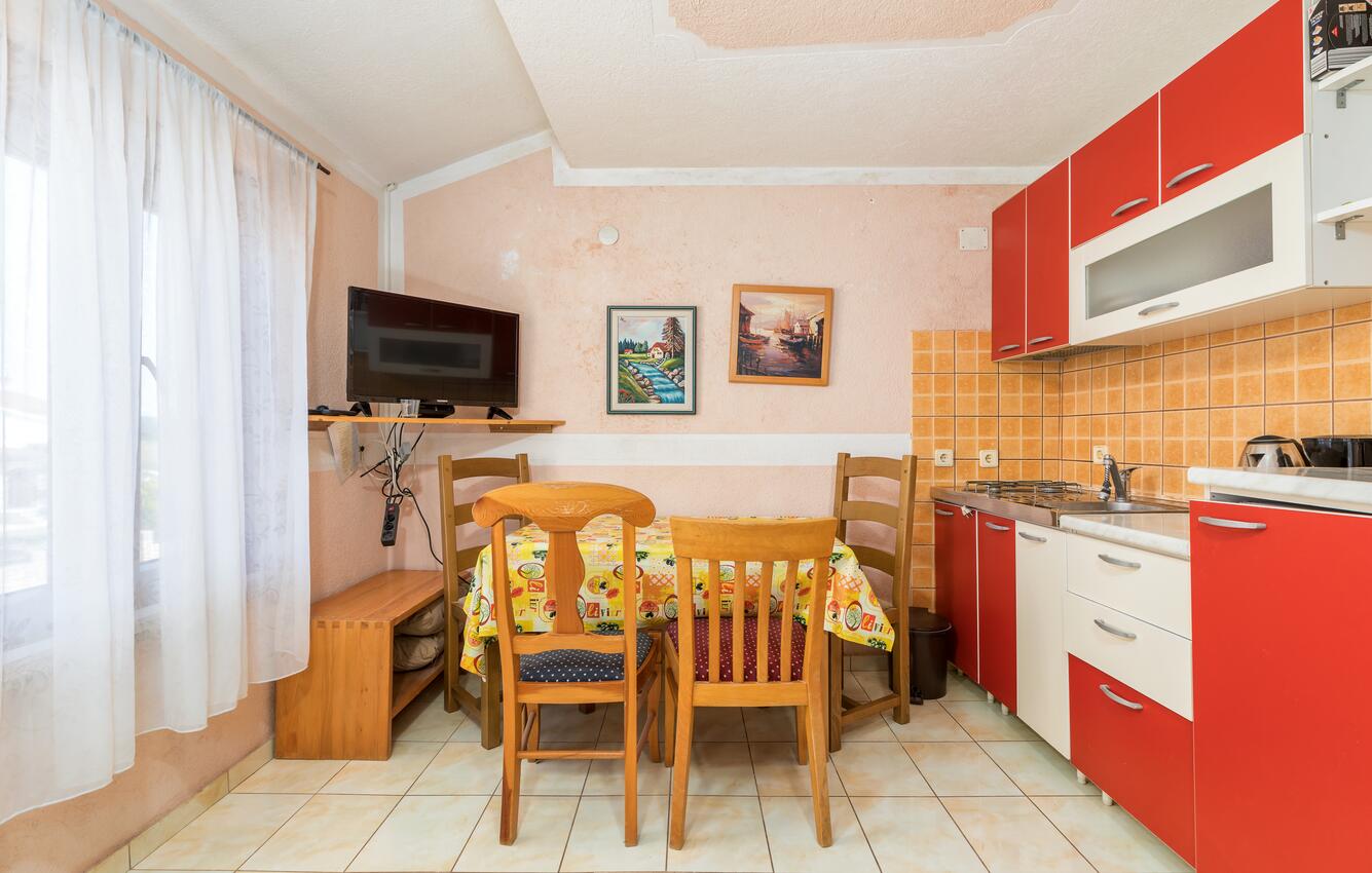 A-13742-c - Private accommodation - Apartments and rooms with parking space Fažana