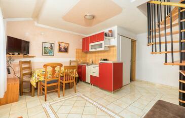 Appartements et chambres avec parking Fazana - 13742