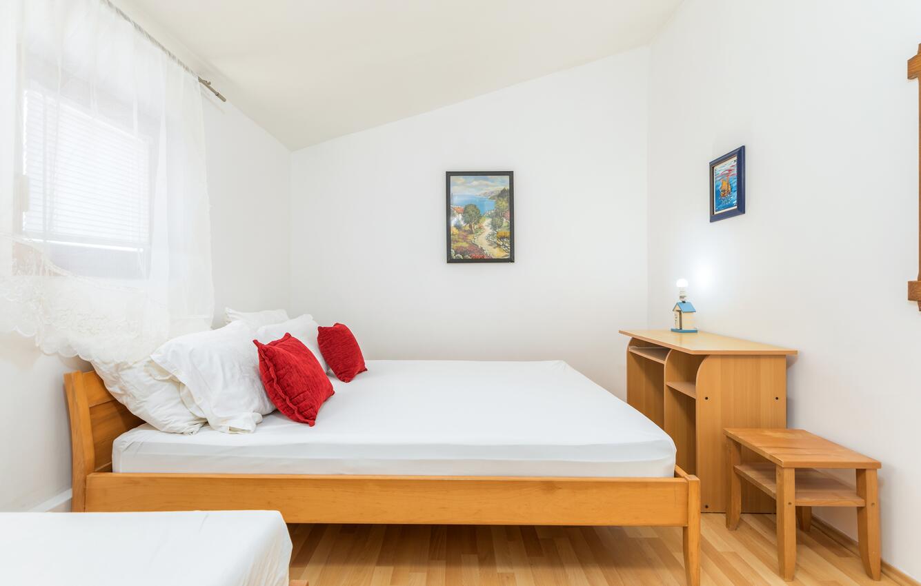 A-13742-d - Private accommodation - Apartments and rooms with parking space Fažana