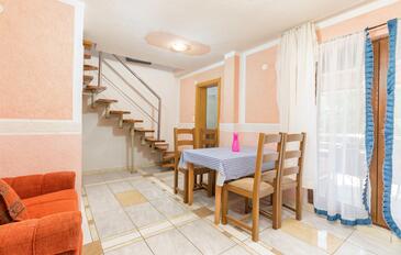 Appartamenti e camere con parcheggio Fasana - Fažana - 13742