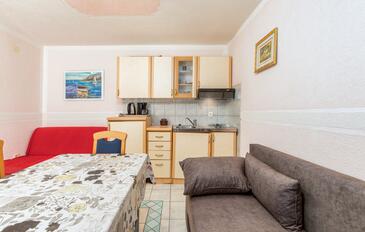 Apartments and rooms with parking space Fažana - 13742