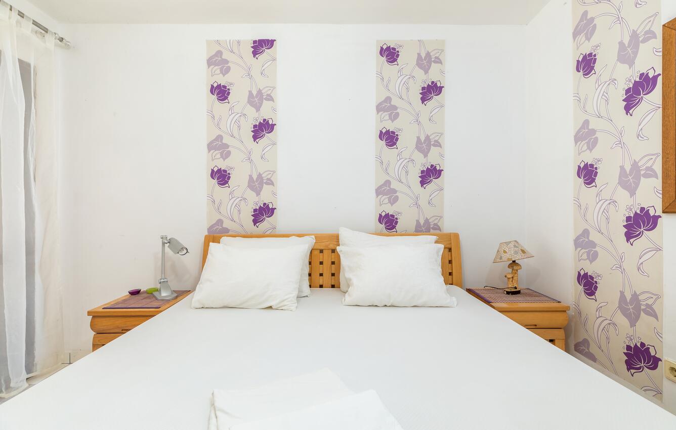 S-13742-a - Private accommodation - Apartments and rooms with parking space Fažana