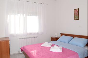 Ferienwohnungen und Zimmer mit Parklplatz Lovrecica, Umag - 13752