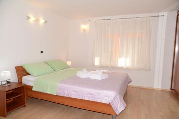 Ferienwohnungen und Zimmer mit Parklplatz Lovrecica, Umag - 13752