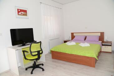 Ferienwohnungen und Zimmer mit Parklplatz Lovrecica, Umag - 13752