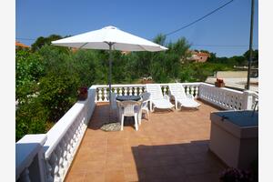 Three bedroom apartment Ugljan (A-13764-a)