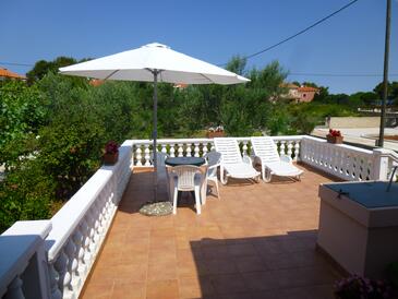 Apartments by the sea Ugljan - 13764