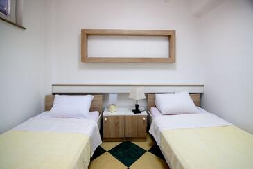 Haus mit Pool für Familien Maslenica, Novigrad - 13770