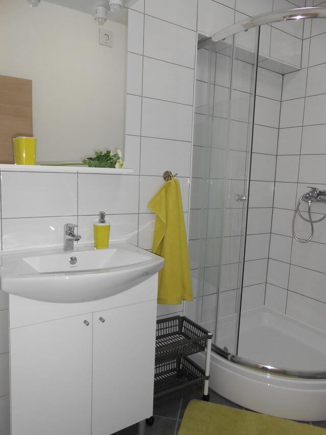 A-13859-a - Alloggi privati - Appartamenti con parcheggio Okrug Gornji, Bua - Čiovo