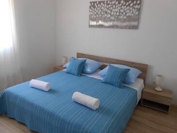 Ferienwohnungen mit Parkplatz Okrug Gornji, Ciovo - 13859