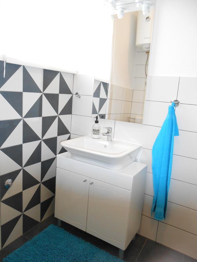A-13859-b - Alloggi privati - Appartamenti con parcheggio Okrug Gornji, Bua - Čiovo