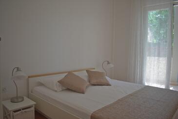 Apartments by the sea Podgora, Makarska - 13864