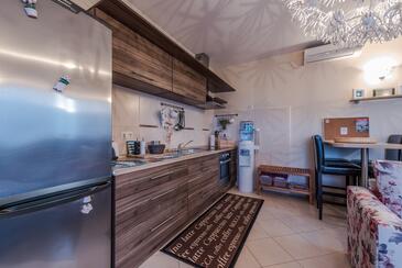 Rodinné apartmány s bazénem Sutomišćica, Ugljan - 13872
