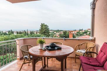 Appartamenti con piscina per famiglie Sutomiscica, Ugliano - Ugljan - 13872