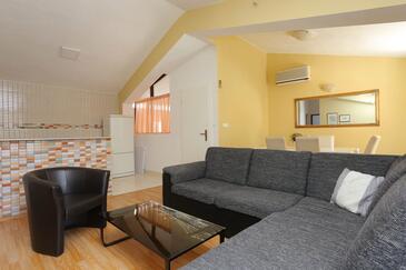 Apartamento com varanda Baška Voda, Dalmácia Central
