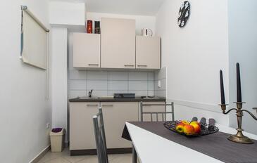 Appartamenti con piscina per famiglie Crilo Gessenizze - Krilo Jesenice, Almissa - Omiš - 13898