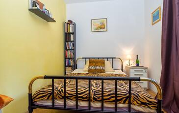 Family-friendly apartments with swimming pool Krilo Jesenice, Omiš - 13898