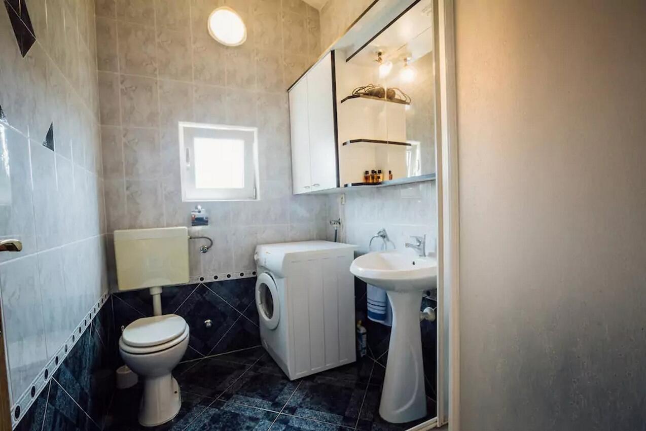 A-13969-a - Privatunterkunft - Ferienwohnungen mit Parkplatz Solin, Split
