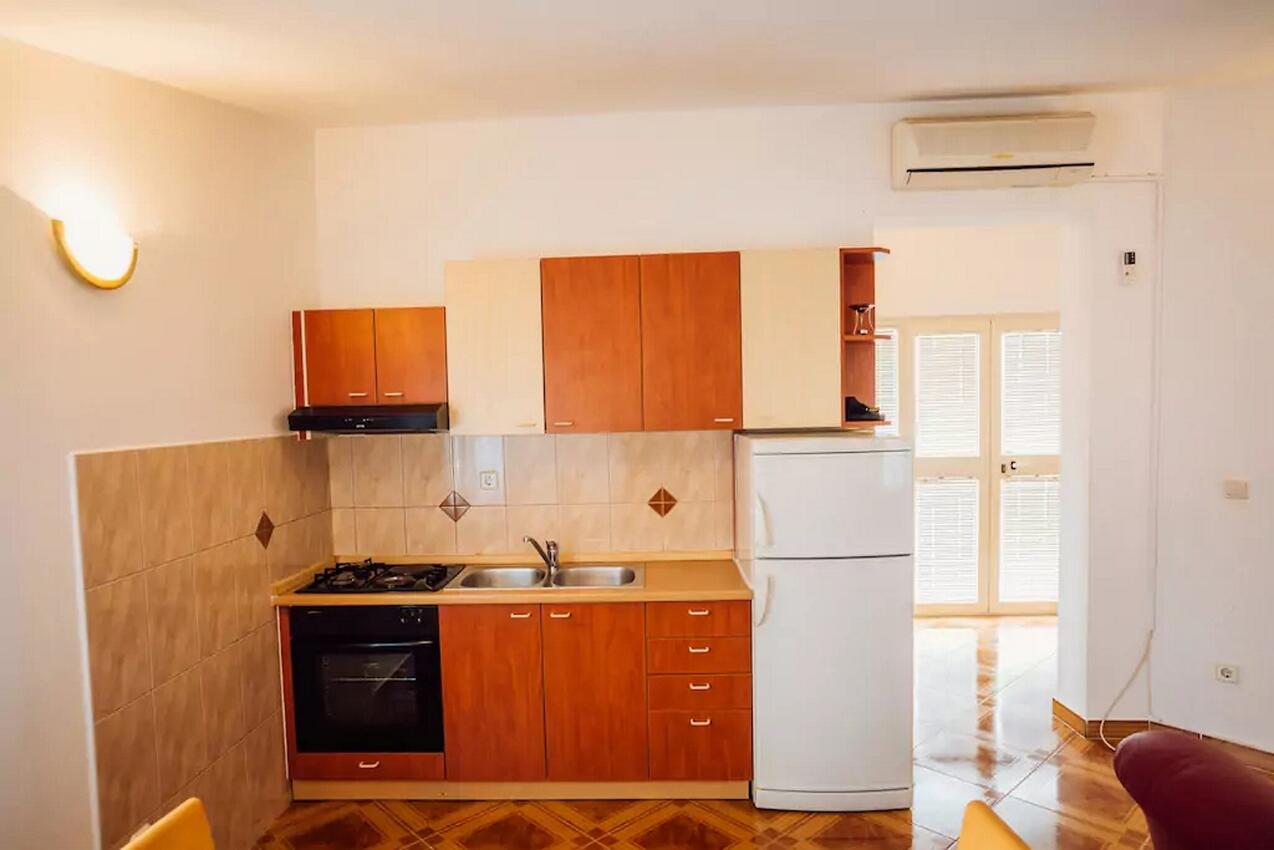 A-13969-a - Privatunterkunft - Ferienwohnungen mit Parkplatz Solin, Split