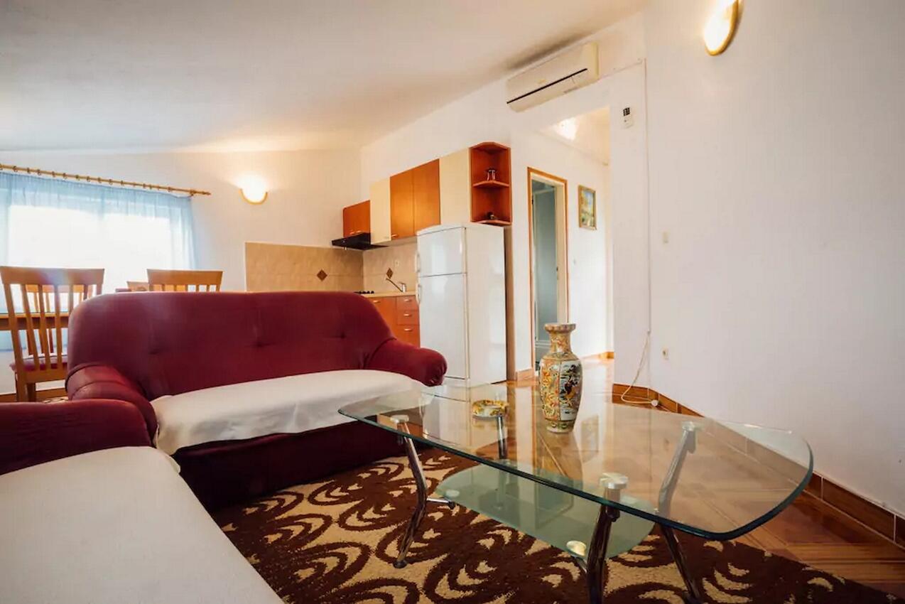 A-13969-a - Privatunterkunft - Ferienwohnungen mit Parkplatz Solin, Split
