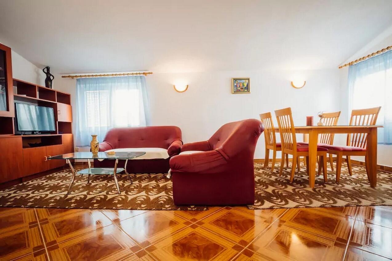 A-13969-a - Privatunterkunft - Ferienwohnungen mit Parkplatz Solin, Split