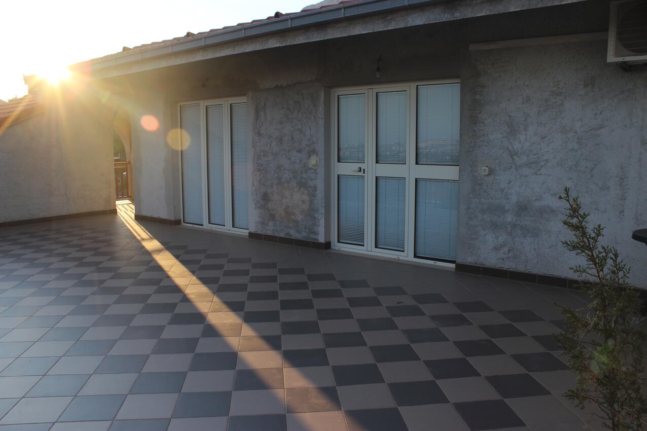 A-13969-a - Privatunterkunft - Ferienwohnungen mit Parkplatz Solin, Split