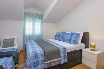 Apartments with parking space Vodice - 13973