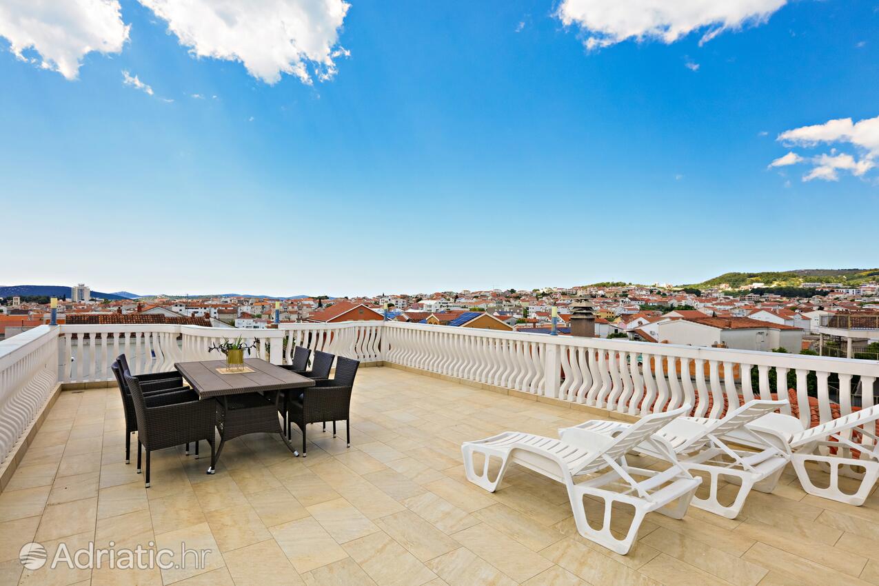 Apartamentos con parking Vodice - 13973