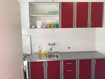 Apartments with parking space Pirovac, Šibenik - 13977