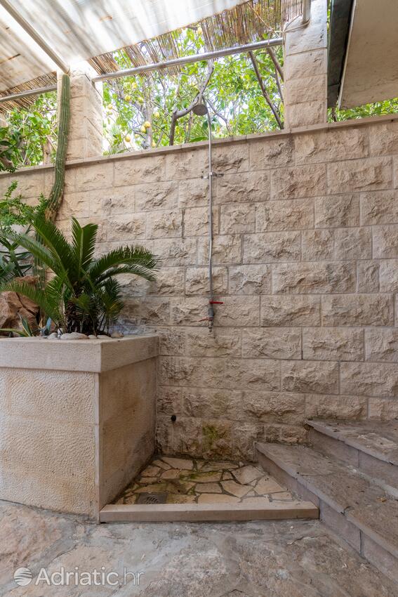 Giardino - Casa vacanze accanto al mare Pucisca, Brazza - Brač