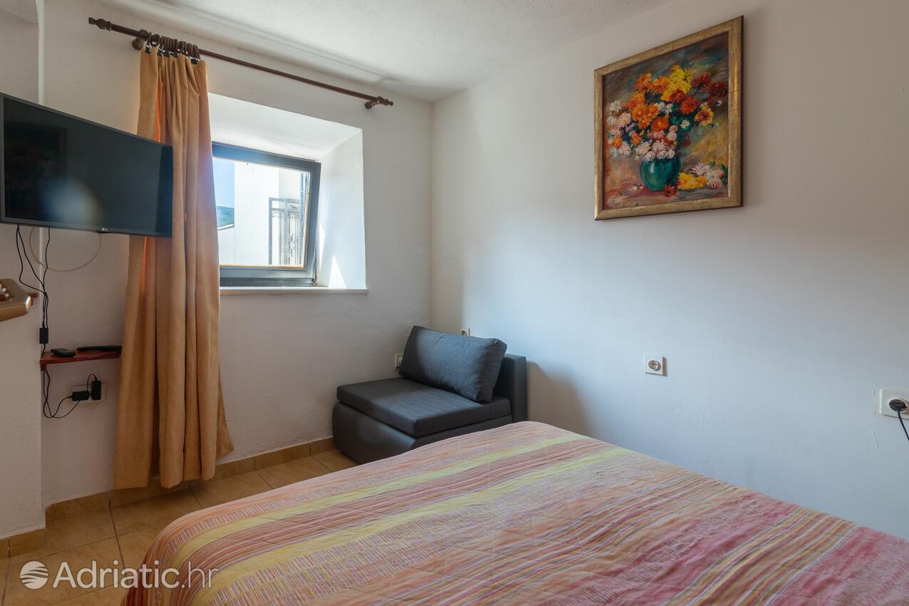 K-14003 - Alloggi privati - Casa vacanze accanto al mare Pucisca, Brazza - Brač