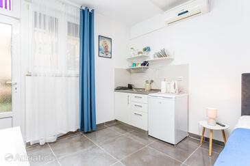 Apartments with parking space Split - 14051