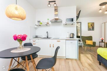 Apartments with parking space Split - 14051