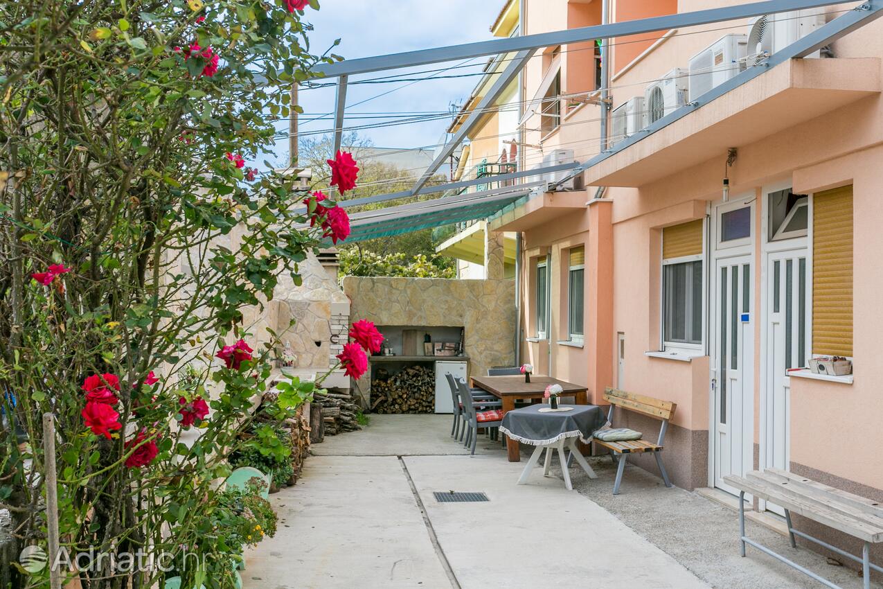 Apartments with a parking space Split - 14051