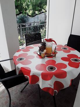 Apartments with parking space Pakoštane, Biograd - 14054