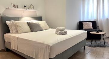 Apartments with parking space Lopar, Rab - 14070