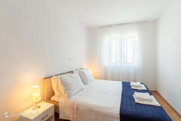 Апартаменти з паркуванням Лопар - Lopar, Раб - Rab - 14070