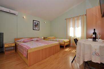 Ferienwohnungen mit Parkplatz Makarska - 14091