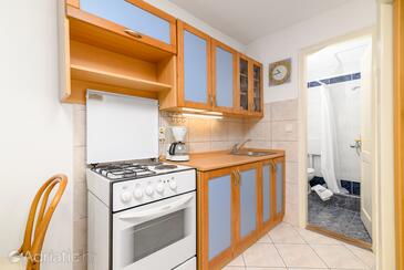 Appartamenti con parcheggio Kavran, Marzana - Marčana - 14109