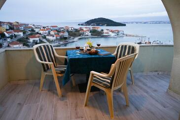 Ferienwohnungen mit Pool für Familien Kali, Ugljan - 14116