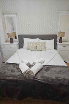 Family-friendly apartments with swimming pool Kali, Ugljan - 14116